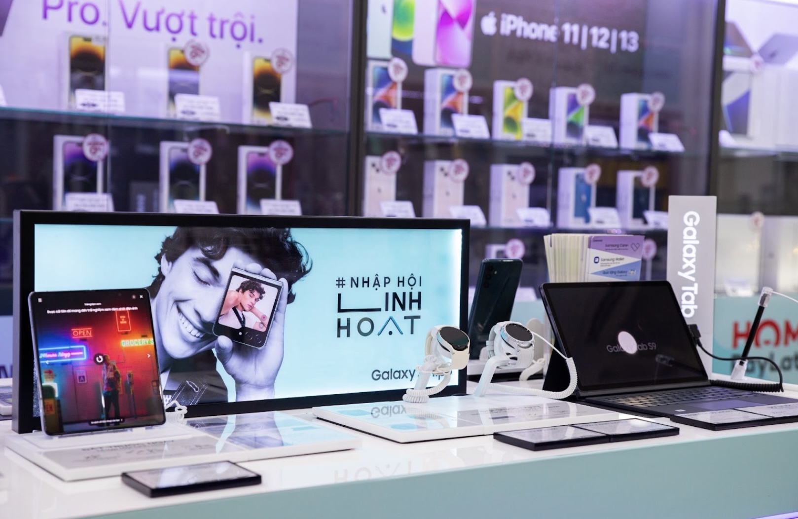Di Động Việt “chiều lòng" SamFans như thế nào? TechTimes Vietnam Góc trưng bày điện thoại, máy tính bảng… của Samsung
