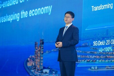 Li Peng chia sẻ 5 xu hướng sẽ định hình tương lai kỹ thuật số thông minh (PRNewsfoto/Huawei)
