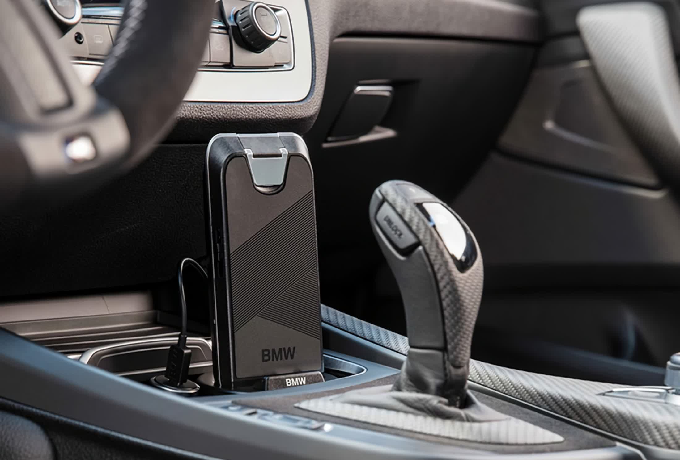 Cảnh báo: Sạc không dây xe BMW làm hư chip NFC của iPhone 15 Be warned: iPhone 15 users report BMW