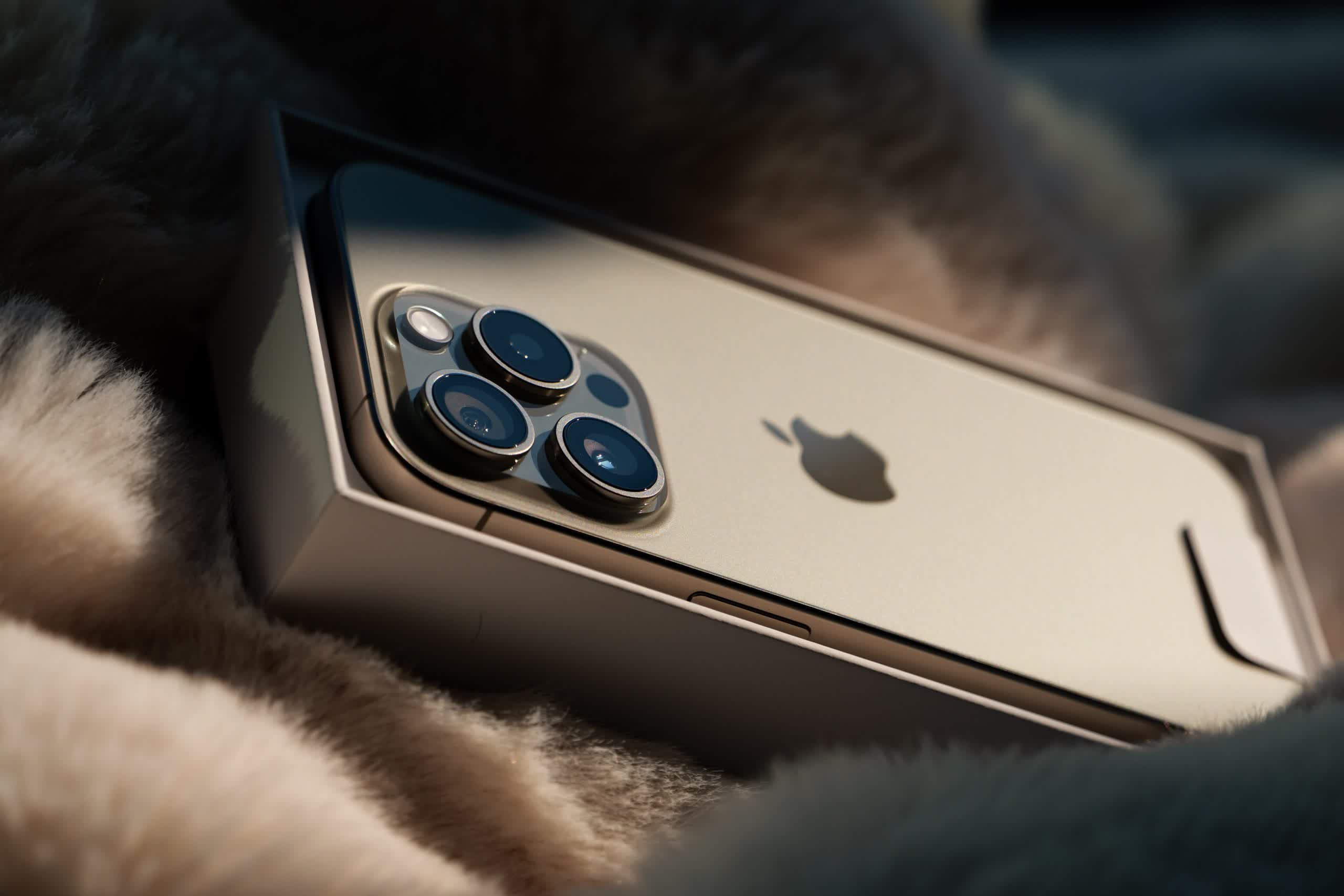 Apple khắc phục vấn đề quá nhiệt của iPhone 15 Pro Apple finally addresses the iPhone 15 Pro overheating problem