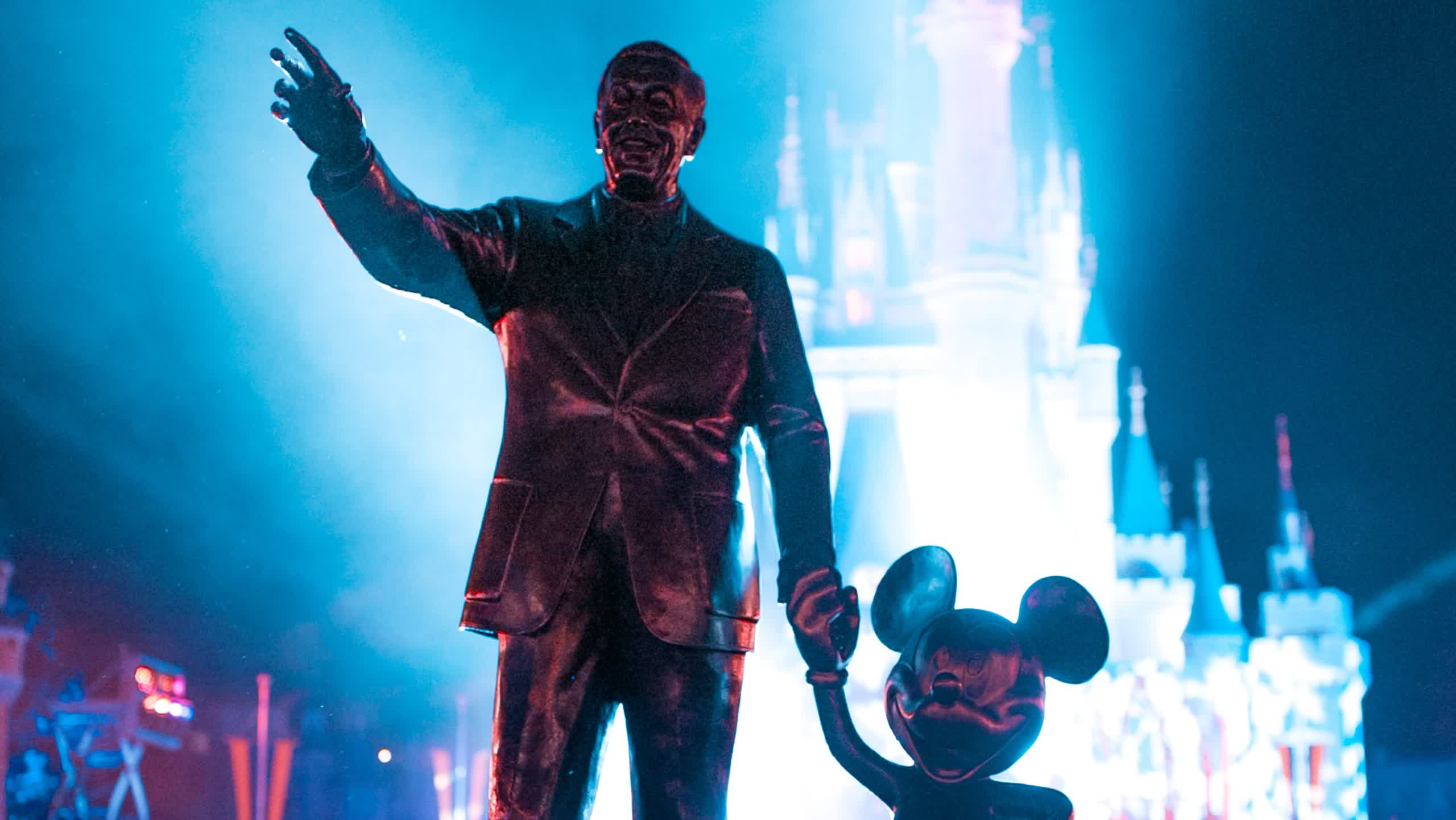 Giám đốc điều hành của Disney muốn Bob Iger mua EA hoặc một công ty game lớn khác Disney executives want Bob Iger to buy EA or another large gaming company