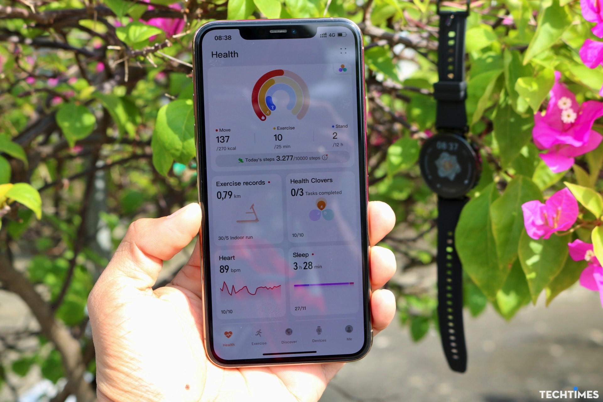 Đồng hồ có thể kết đôi với Huawei Health trên cả iOS và Android.