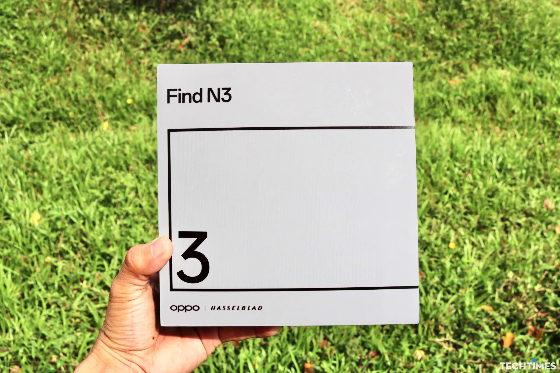 OPPO Find N3 Flip TechTimes 45 jpg TechTimes.vn Mở hộp bộ đôi OPPO Find N3 và N3 Flip tại Việt Nam