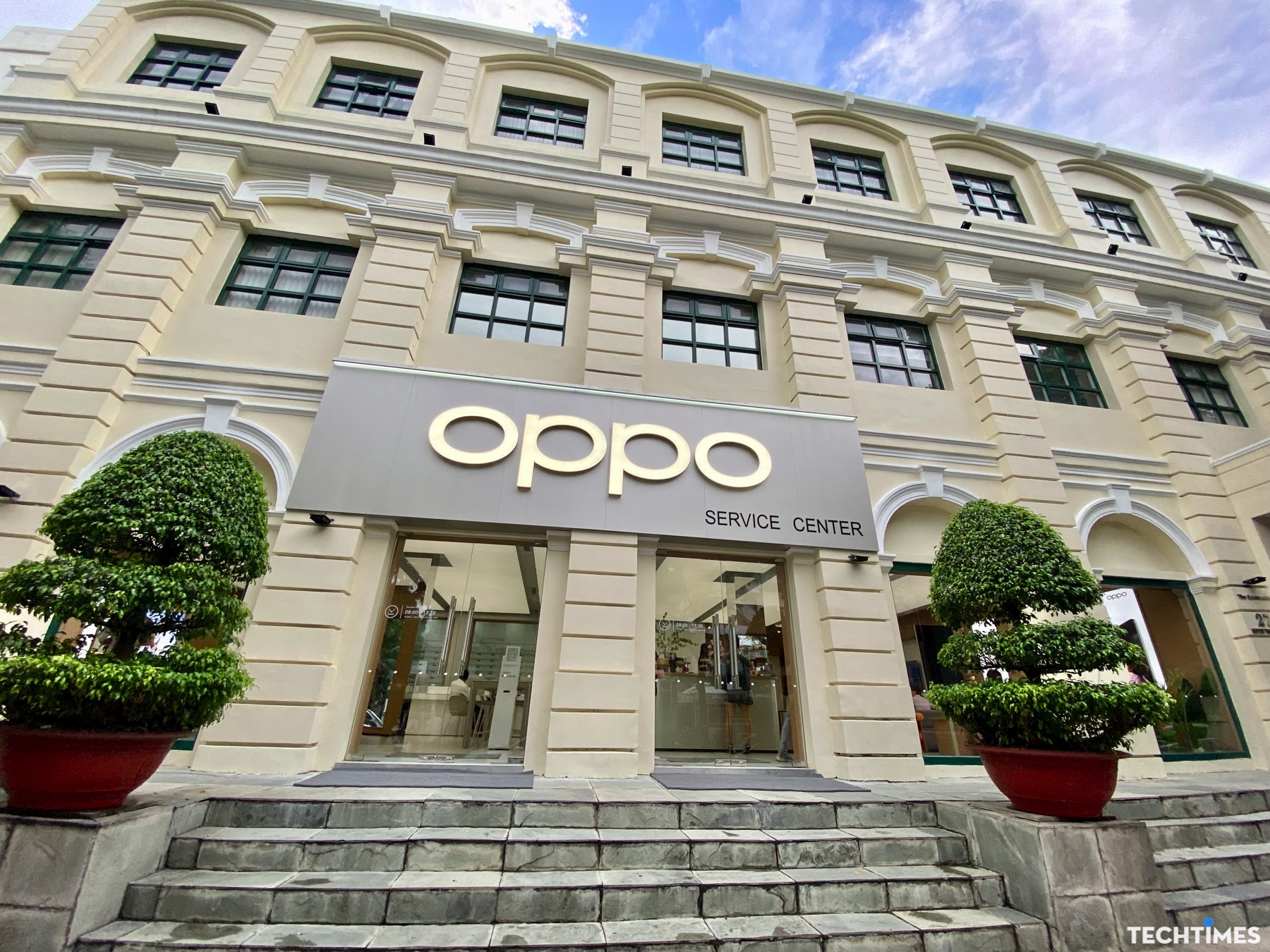 OPPO Premium Service Center khai trương tại Việt Nam