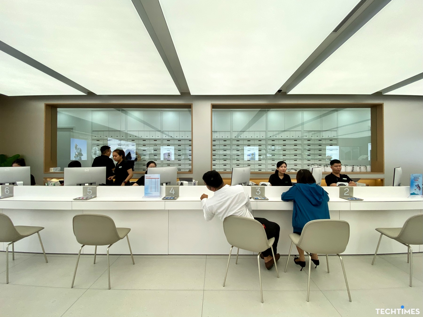 OPPO Premium Service Center khai trương tại Việt Nam