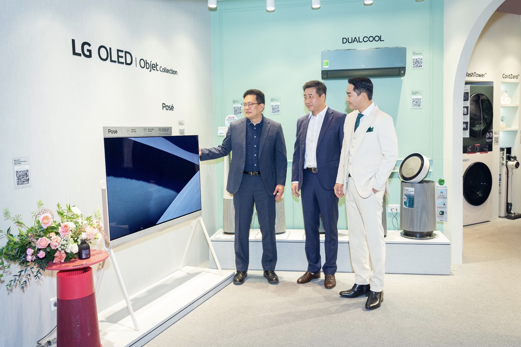 LG Electronics (LG) giới thiệu bộ sưu tập LG Objet gồm các sản phẩm có công nghệ tiên tiến, hình thức bắt mắt, sáng tạo, gây ấn tượng mạnh với các nhà thiết kế trong nước và quốc tế trong Tuần lễ Thiết kế Việt Nam VMARK.