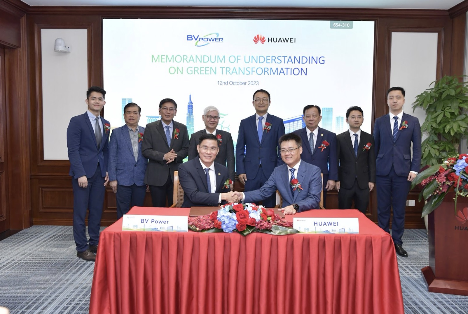 Công ty TNHH Công nghệ Huawei Việt Nam và Công ty Cổ phần Đầu tư và Phát triển Điện Becamex - VSIP ký kết thỏa thuận hợp tác chiến lược nhằm thúc đẩy chuyển đổi năng lượng xanh tại Bình Dương