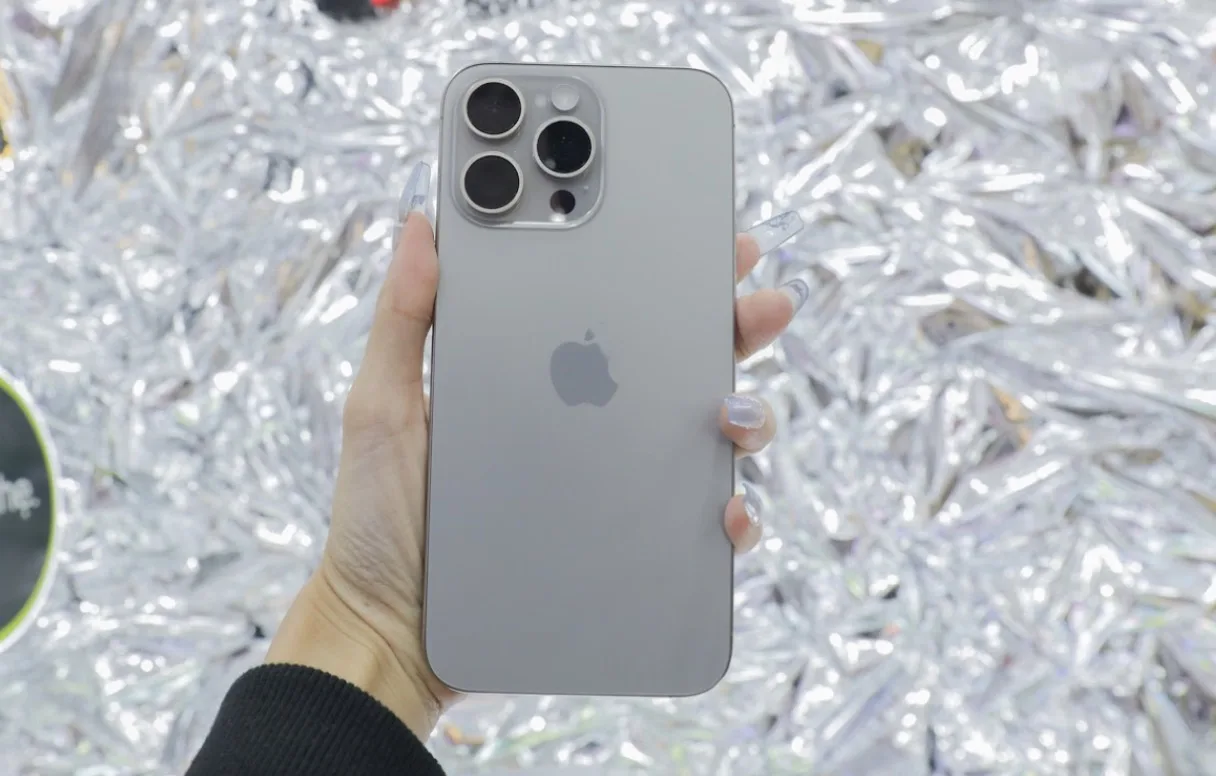 Sau một tháng mở bán, giá iPhone 15 Pro Max ra sao? TechTimes Vietnam iPhone 15 series bình ổn giá sau 1 tháng mở bán tại Việt Nam
