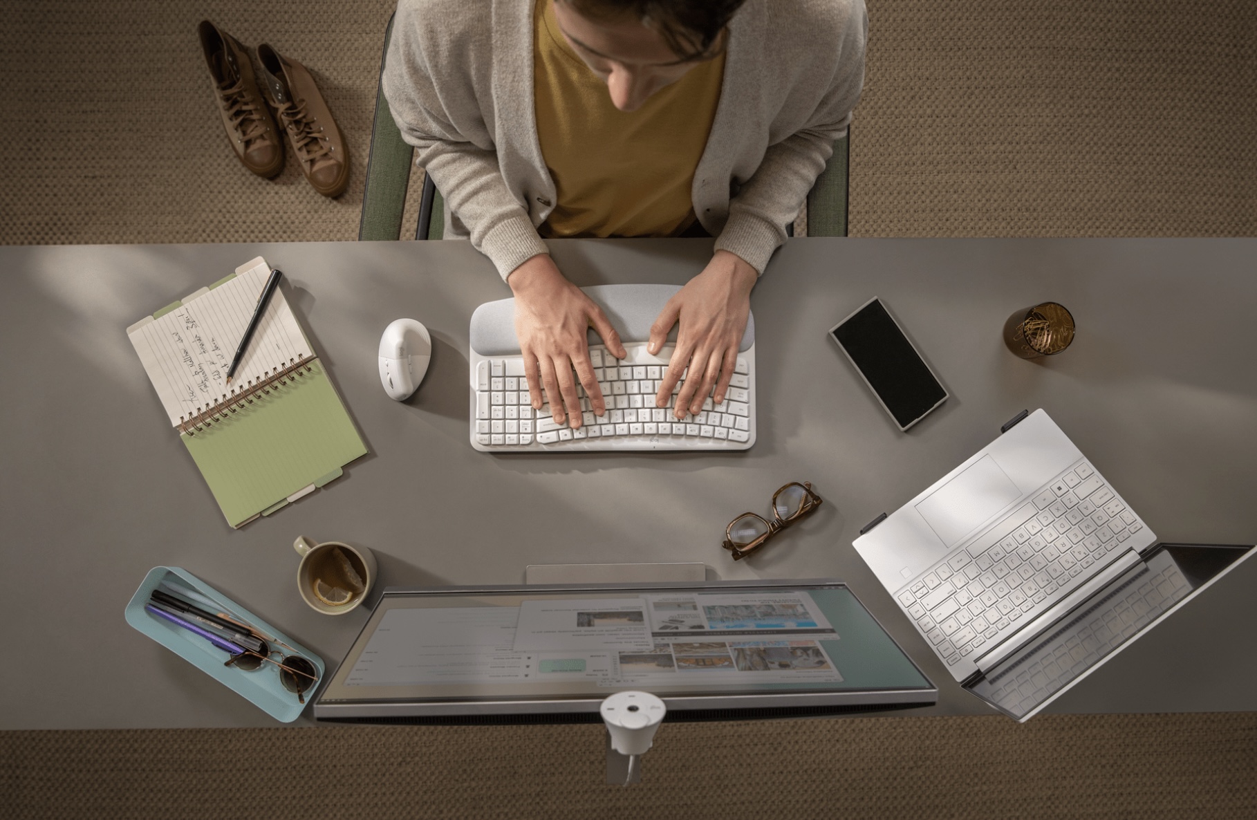 Logitech Wave Keys: Bàn phím công thái học có thiết kế "lượn sóng" ra mắt