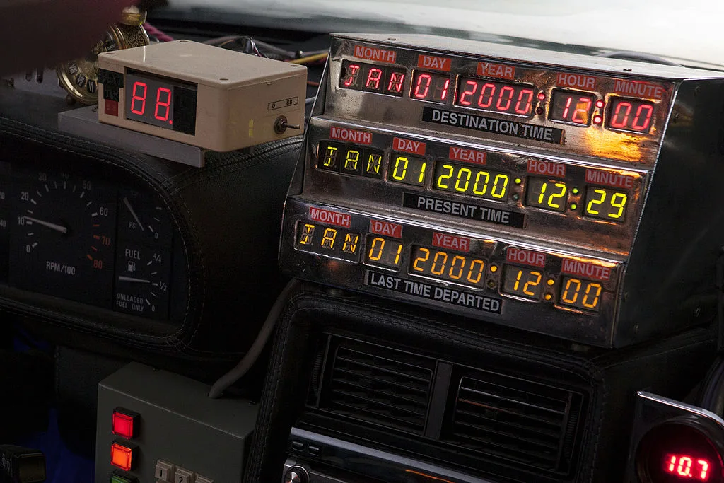 Physicists Say Time Travel Simulation is Possible: Here