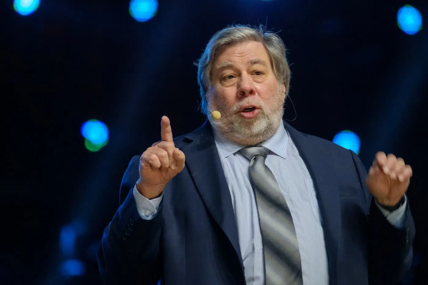 Đồng sáng lập Apple Steve Wozniak đang hồi phục sau cơn đột quỵ nhẹ Apple co-founder Steve Wozniak recovering after minor stroke