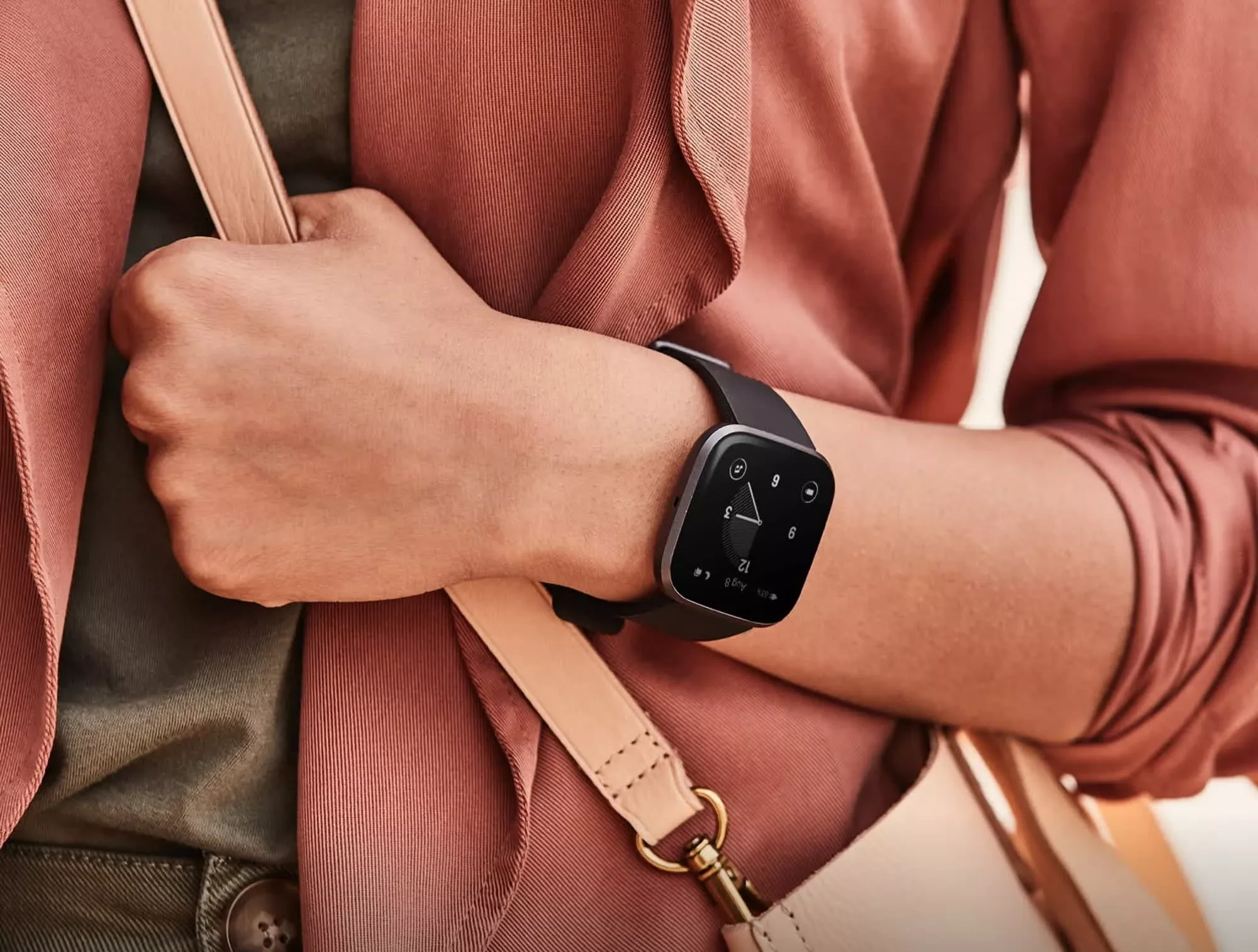 Google tạm dừng bán sản phẩm Fitbit tại 30 quốc gia Google halts sales of Fitbit products in 30 countries