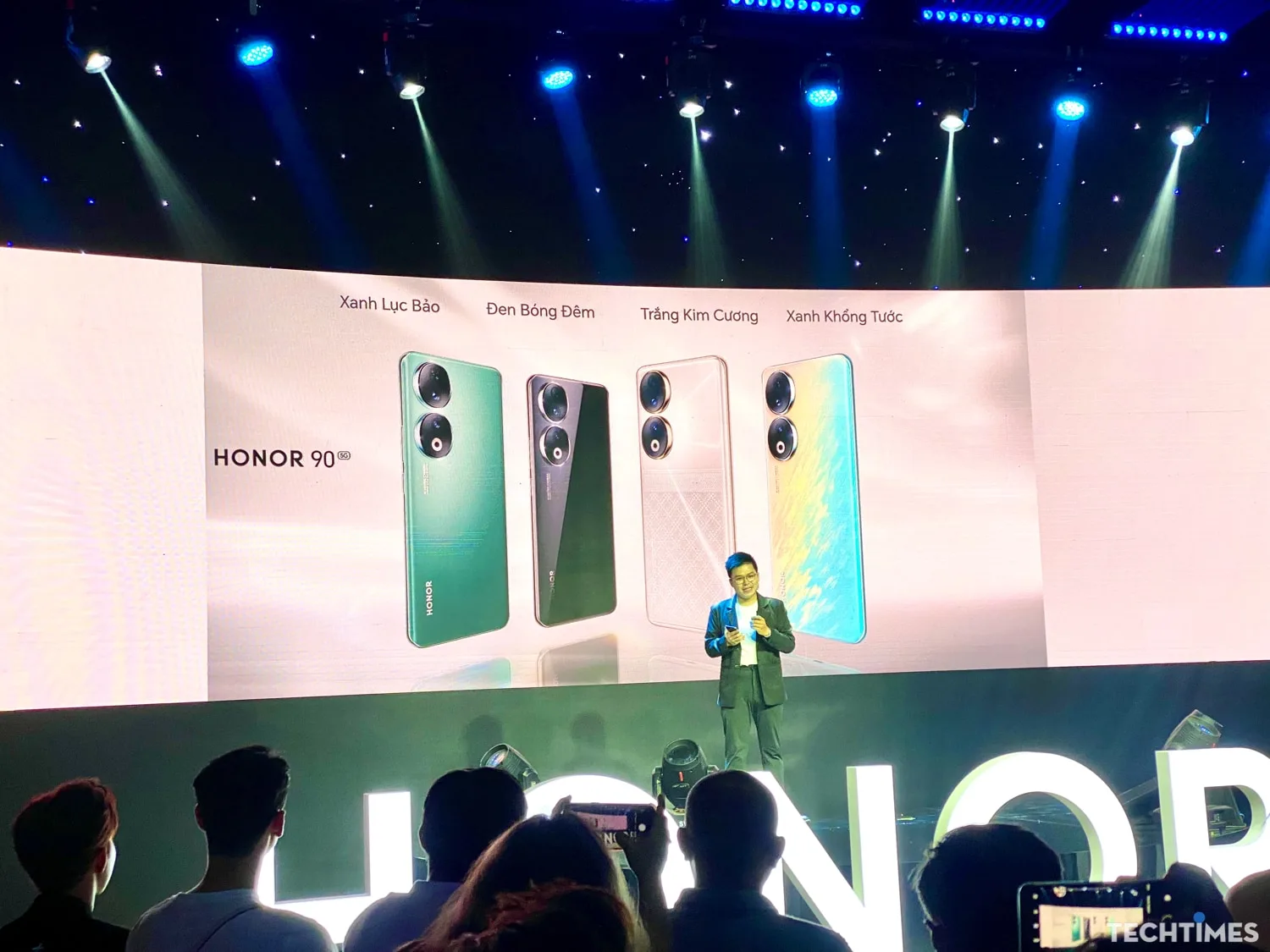 HONOR 90 Series ra mắt tại Việt Nam, giá từ 5,99 triệu đồng TechTimes Vietnam Dòng sản phẩm HONOR 90 series với camera độ phân giải lên đến 200MP, màn hình Quad-Curved Floating Display cùng phần cứng ưu việt vừa ra mắt tại thị trường Việt Nam.