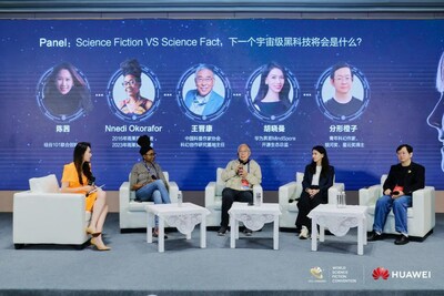 Từ trái sang phải: Người điều hành: Chen Xi, Giám đốc The Valley 101, Nnedi Okorafor, Wang Jinkang, Hu Xiaoman và Yu Kun, tại Salon (PRNewsfoto/Huawei Technologies Co.,Ltd.) Từ trái sang phải: Người điều hành: Chen Xi, Giám đốc The Valley 101, Nnedi Okorafor, Wang Jinkang, Hu Xiaoman và Yu Kun, tại Salon (PRNewsfoto/Huawei Technologies Co.,Ltd.)
