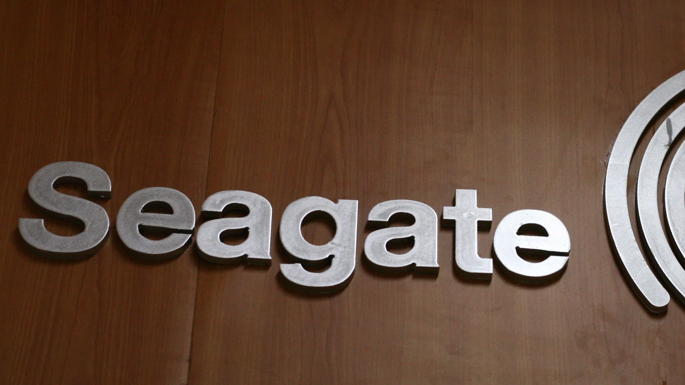 Seagate đang chuẩn bị ổ cứng HAMR 32TB cho năm tới, 40TB trong vòng hai năm tới TechTimes Vietnam Seagate dang chuan bi o cung HAMR 32TB cho nam TechTimes Vietnam Seagate đang chuẩn bị ổ cứng HAMR 32TB cho năm tới, 40TB trong vòng hai năm tới