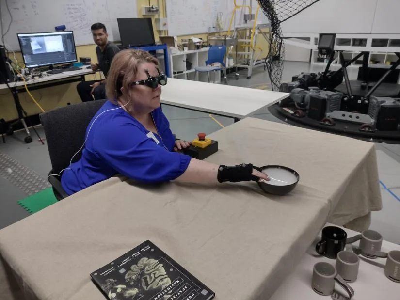 bat inspired smart glasses can help blind people see using sound jpg TechTimes Vietnam Kính thông minh lấy cảm hứng từ dơi có thể giúp người mù 'nhìn' bằng âm thanh