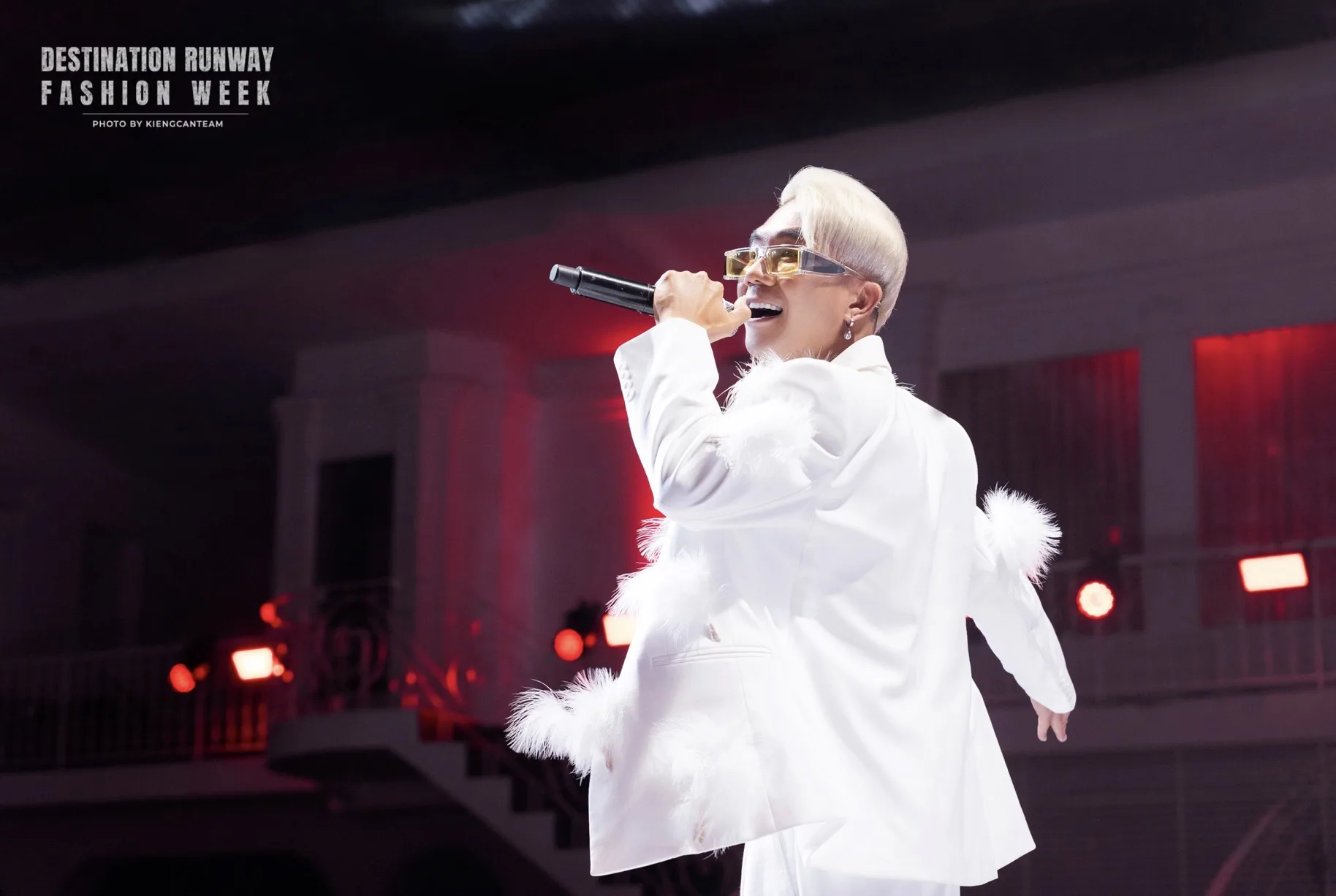 image 100 jpeg TechTimes Vietnam Destination Runway Fashion Week - Nắng Pha Lê khai mạc đầy sắc màu tại Smiley Ville Hà Nội