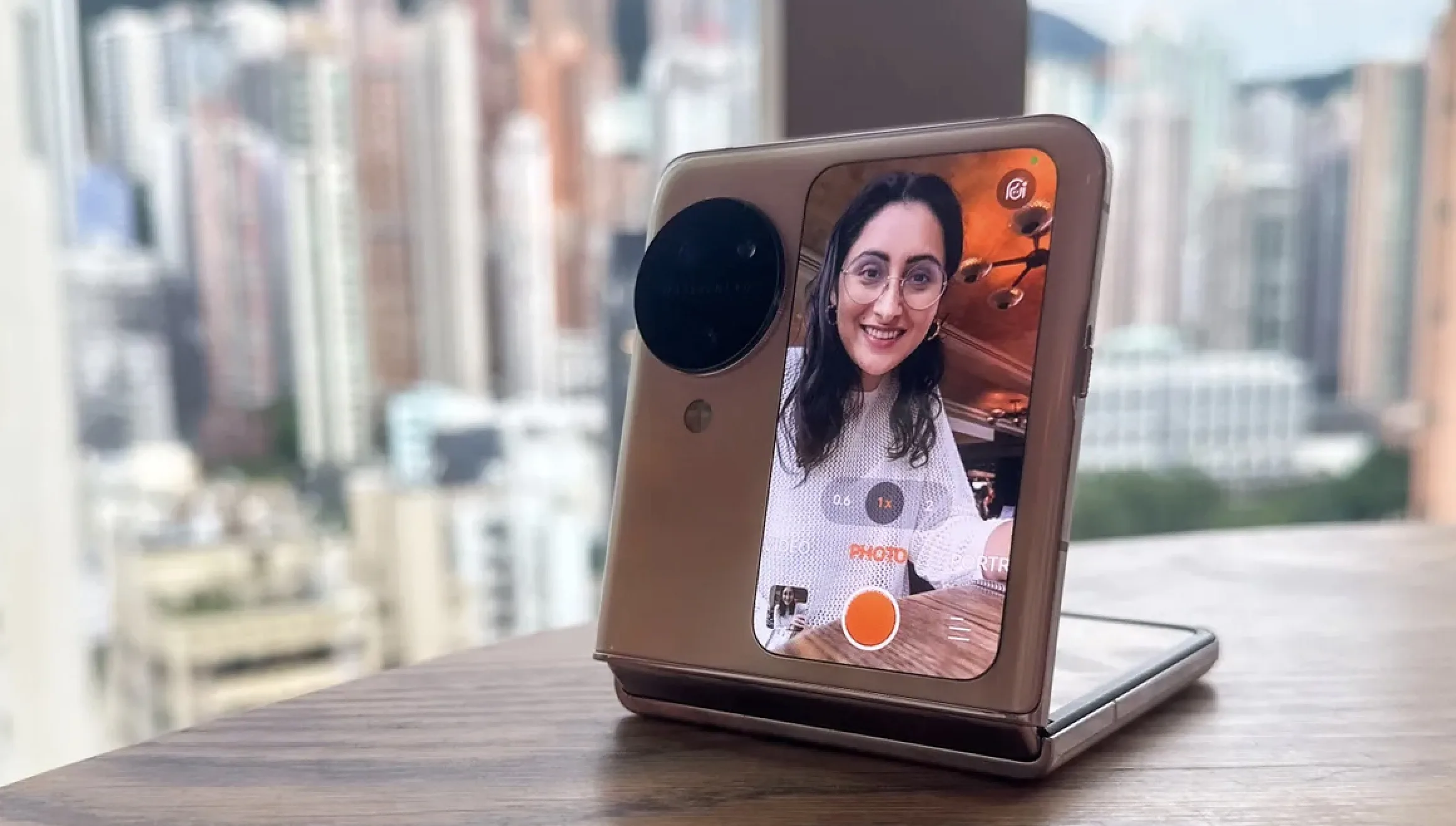 Mẹo hay cần biết khi dùng OPPO Find N3 Flip Với kiểu dáng gập vỏ sò độc đáo, Find N3 Flip mới của OPPO trở nên thực sự đa năng và tuyệt vời với màn hình phụ Cover Screen.