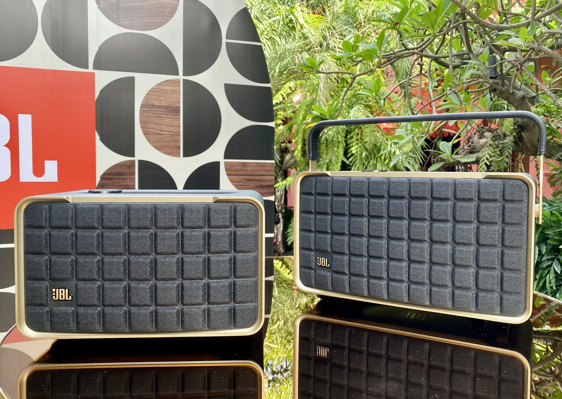 JBL Authentics và đầu đĩa than Spinner BT ra mắt tại Việt Nam TechTimes Vietnam Dòng loa trong nhà JBL Authentics: JBL Authentics 500, JBL Authentics 300 và JBL Authentics 200