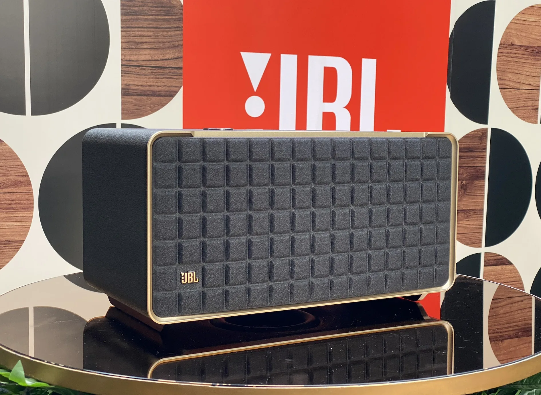 JBL Authentics và đầu đĩa than Spinner BT ra mắt tại Việt Nam TechTimes Vietnam JBL Authentics 500