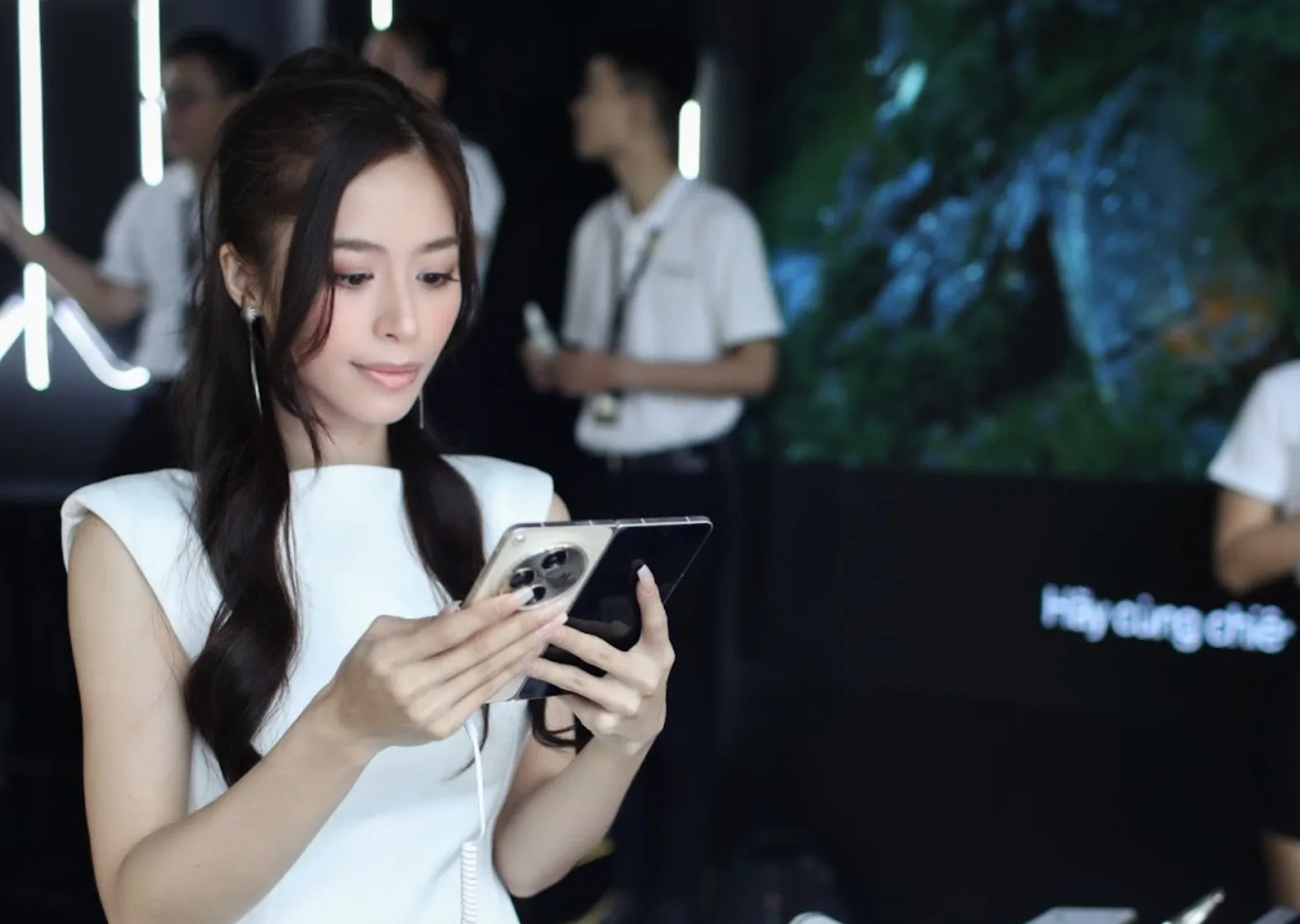 OPPO Find N3 Series chính thức mở bán tại Việt Nam TechTimes Vietnam OPPO tổ chức các sự kiện để khách hàng trực tiếp trải nghiệm bộ đôi flagship Find N3 Series.