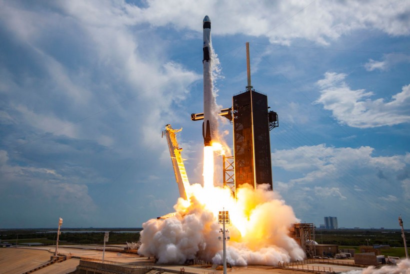 Tên lửa Falcon-9 của SpaceX