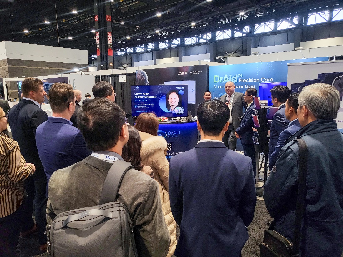Tại Triển lãm Y tế RSNA 2023 ở Mỹ, VinBrain giới thiệu 2 giải pháp DrAid™sử dụng AI TechTimes Vietnam Dr. Michael C. Muelly, medical partner of VinBrain shared his point of view about clinical practices and values of the solutions during product launch at RSNA 2023.
