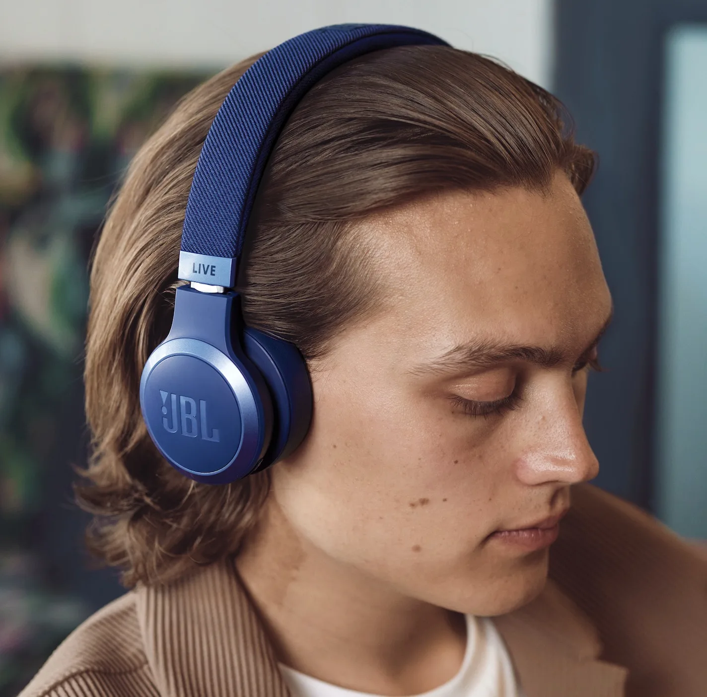JBL Live 670NC và Tune 670NC với pin 'khủng' ra mắt tại Việt Nam