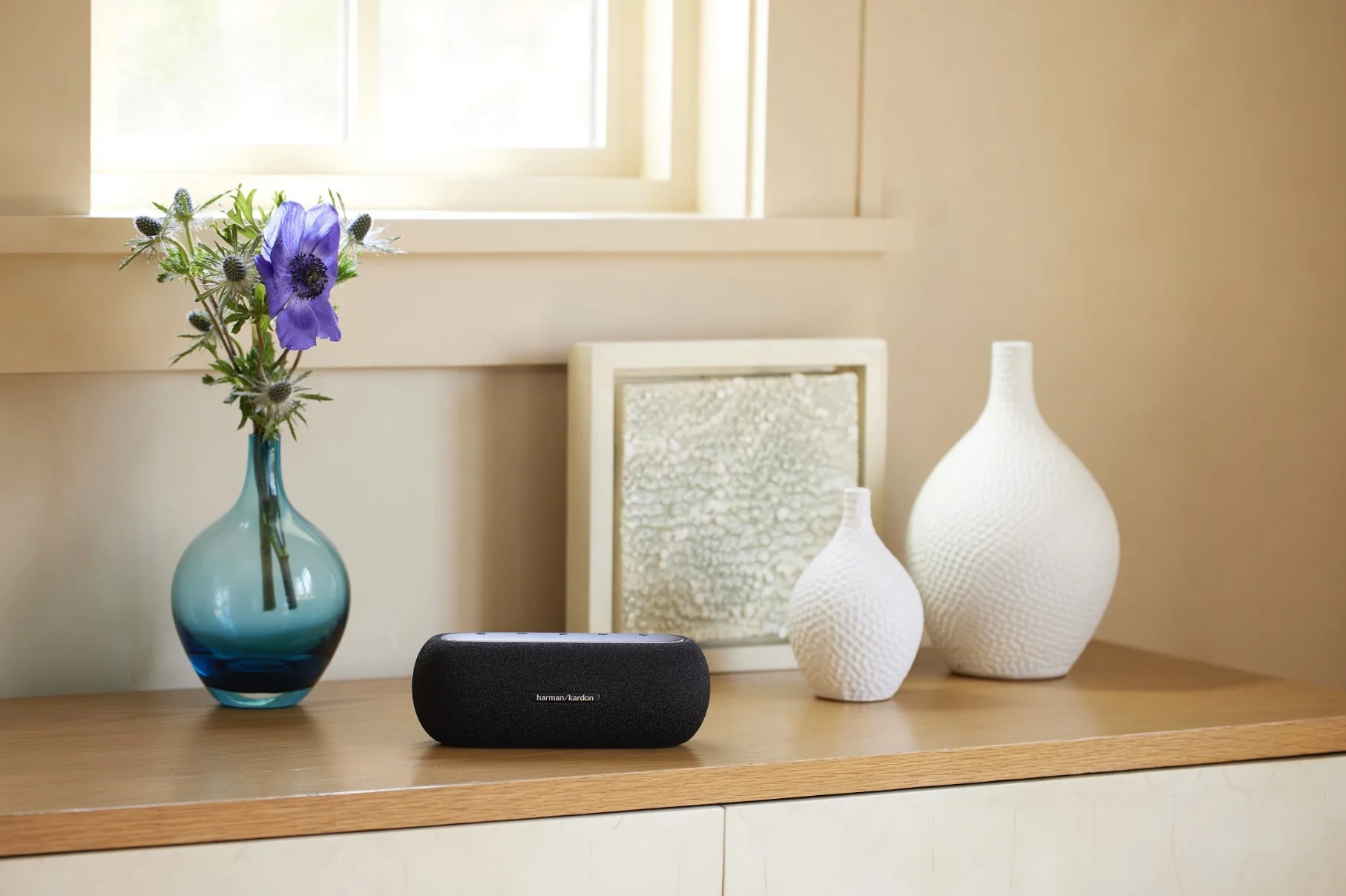 Harman Kardon Luna: Loa bluetooth có giá 4,29 triệu đồng