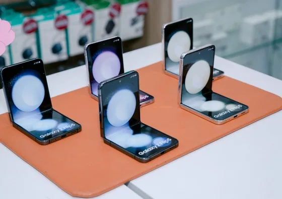 Galaxy Z Flip5 256GB giá chỉ 19,99 triệu đồng