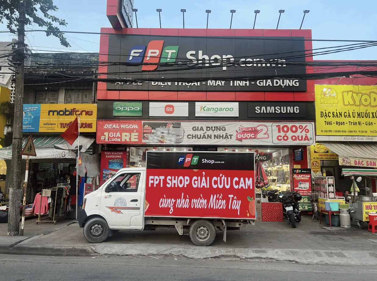 FPT Shop ‘ra quân’ ủng hộ cam nhà vườn miền Tây, mang về tặng khách