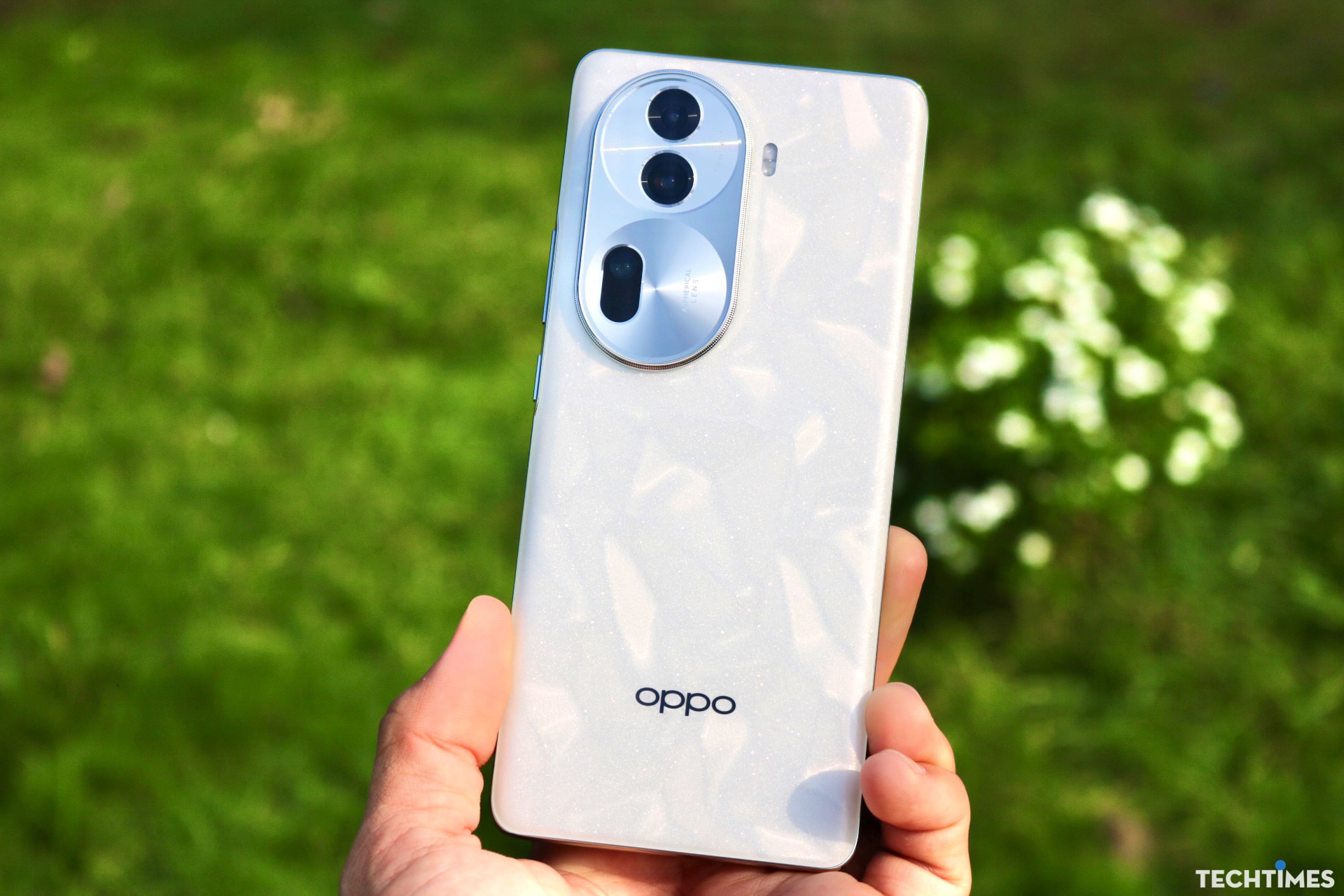 Reno11 Series TechTimes 11 TechTimes Vietnam Đánh giá OPPO Reno11 Pro 5G và Reno11 5G: Mở màn 2024 ấn tượng