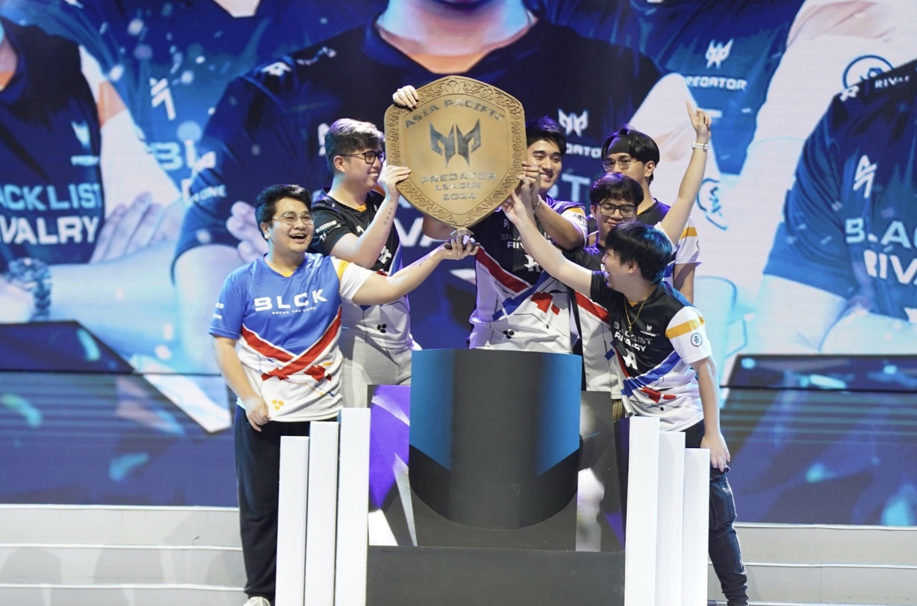 Nhà vô địch Blacklist International game Dota 2 - Predator League 2024