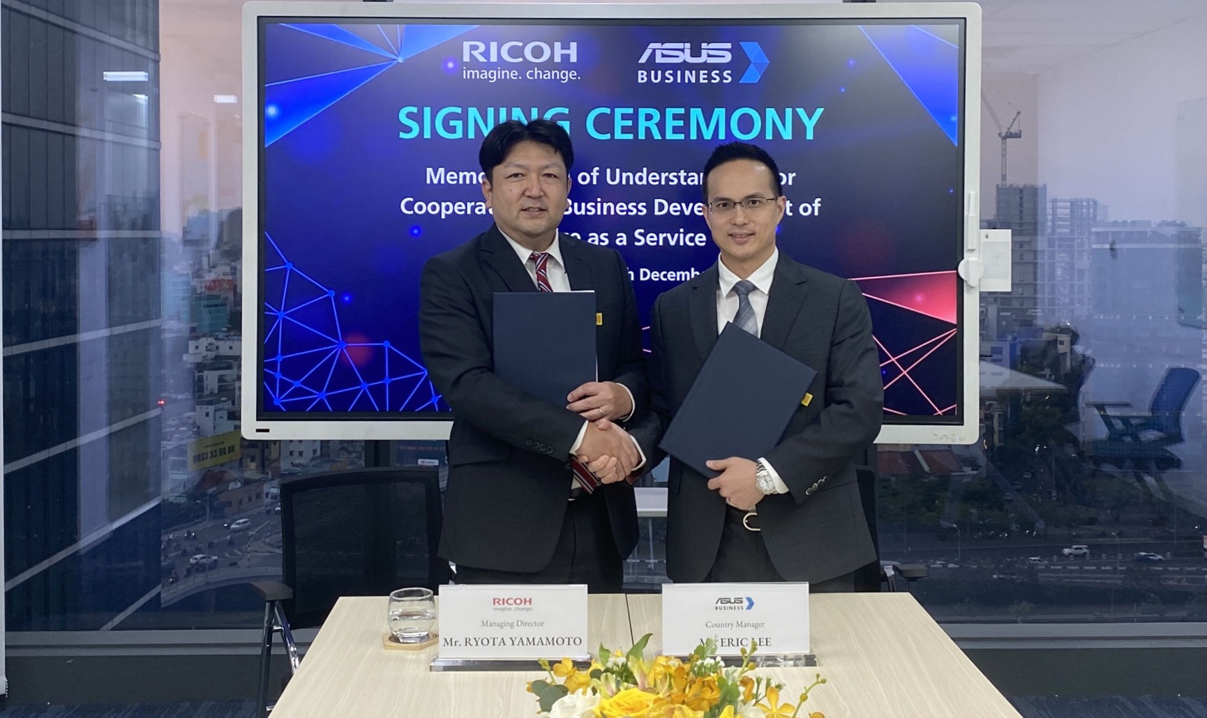 ASUS và RICOH hợp tác cung cấp dịch vụ cho thuê laptop doanh nghiệp