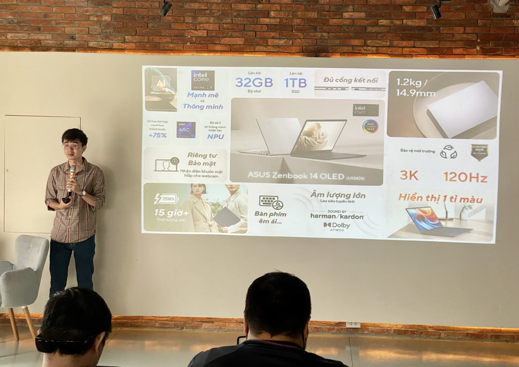 Zenbook 14 OLED (UX3405) có giá 28,99 triệu đồng tại Việt Nam