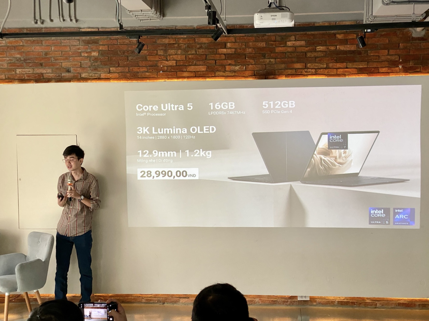 Zenbook 14 OLED (UX3405) có giá 28,99 triệu đồng tại Việt Nam