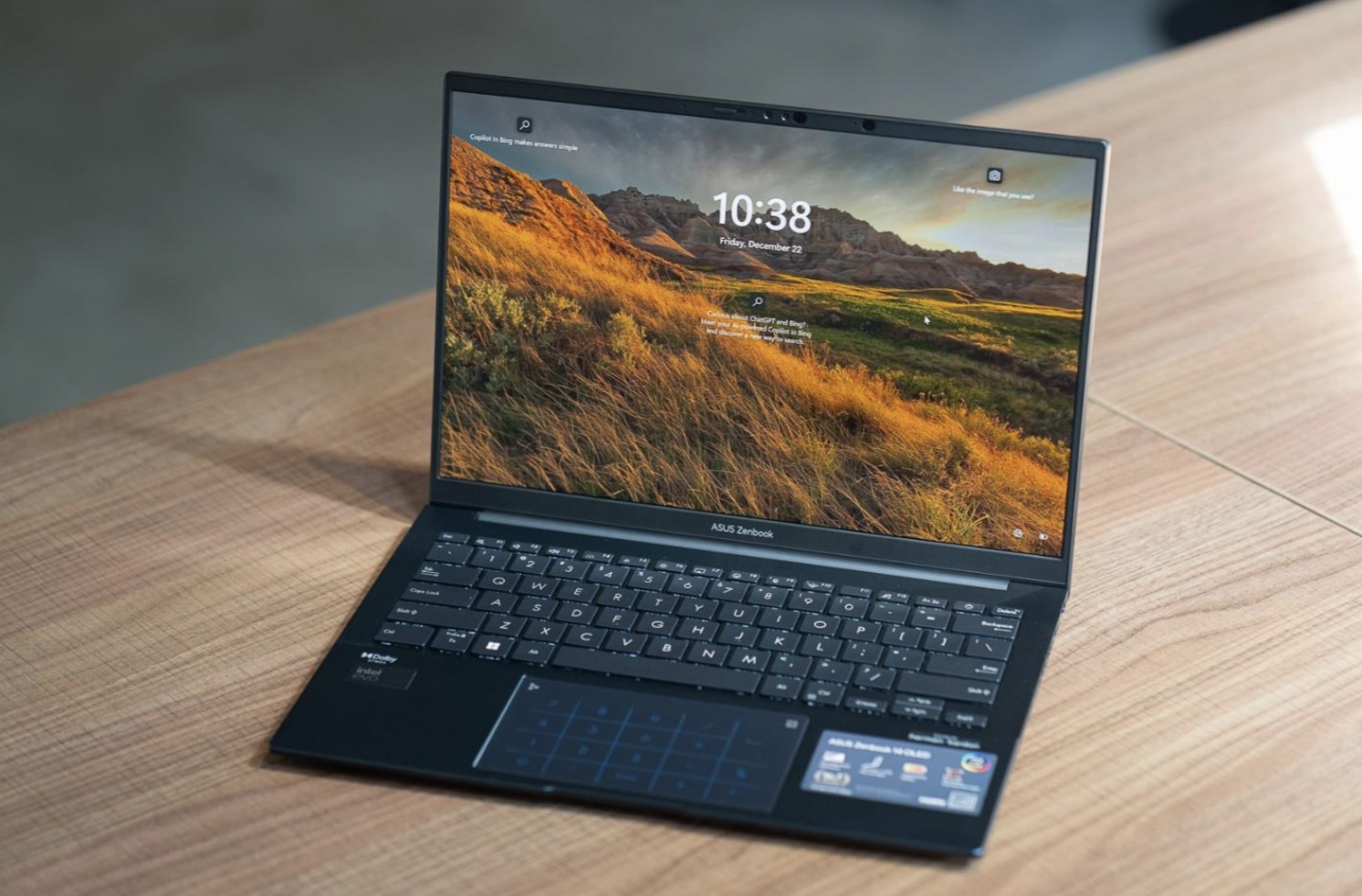 Zenbook 14 OLED (UX3405) có giá 28,99 triệu đồng tại Việt Nam