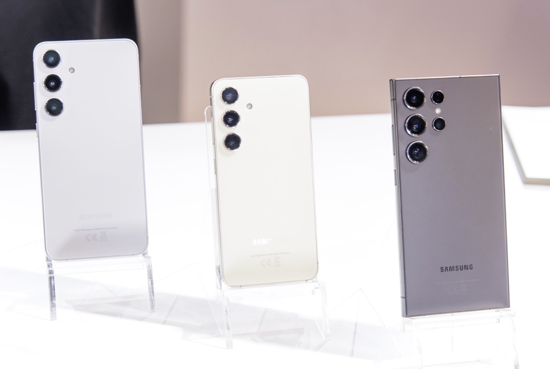 SamZone mở bán Galaxy S24 Series, khách hàng hào hứng trải nghiệm AI