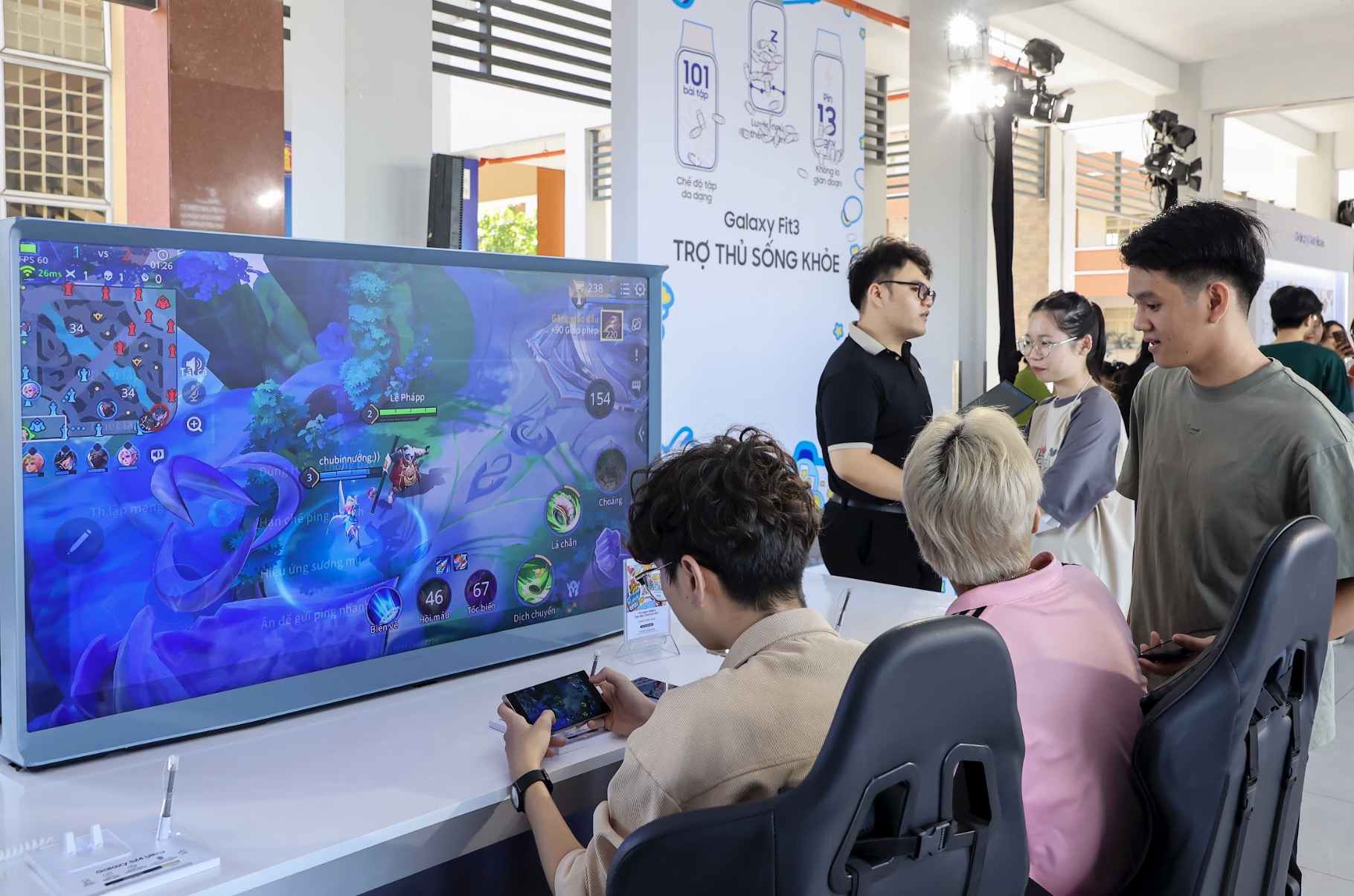 Samsung tiếp tục mang Galaxy Campus Tour đến các trường đại học lớn
