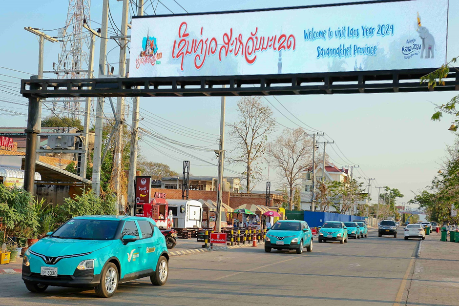Xanh SM Lao chinh thuc mo rong dich vu TechTimes Vietnam Xanh SM Lào chính thức mở rộng dịch vụ taxi điện đến tỉnh Savannakhet