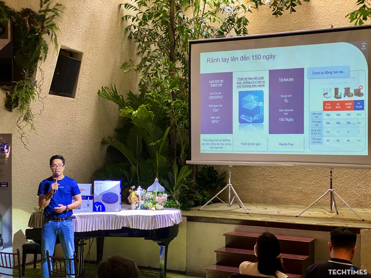 ECOVACS ra mắt loạt robot hút bụi lau dọn mới