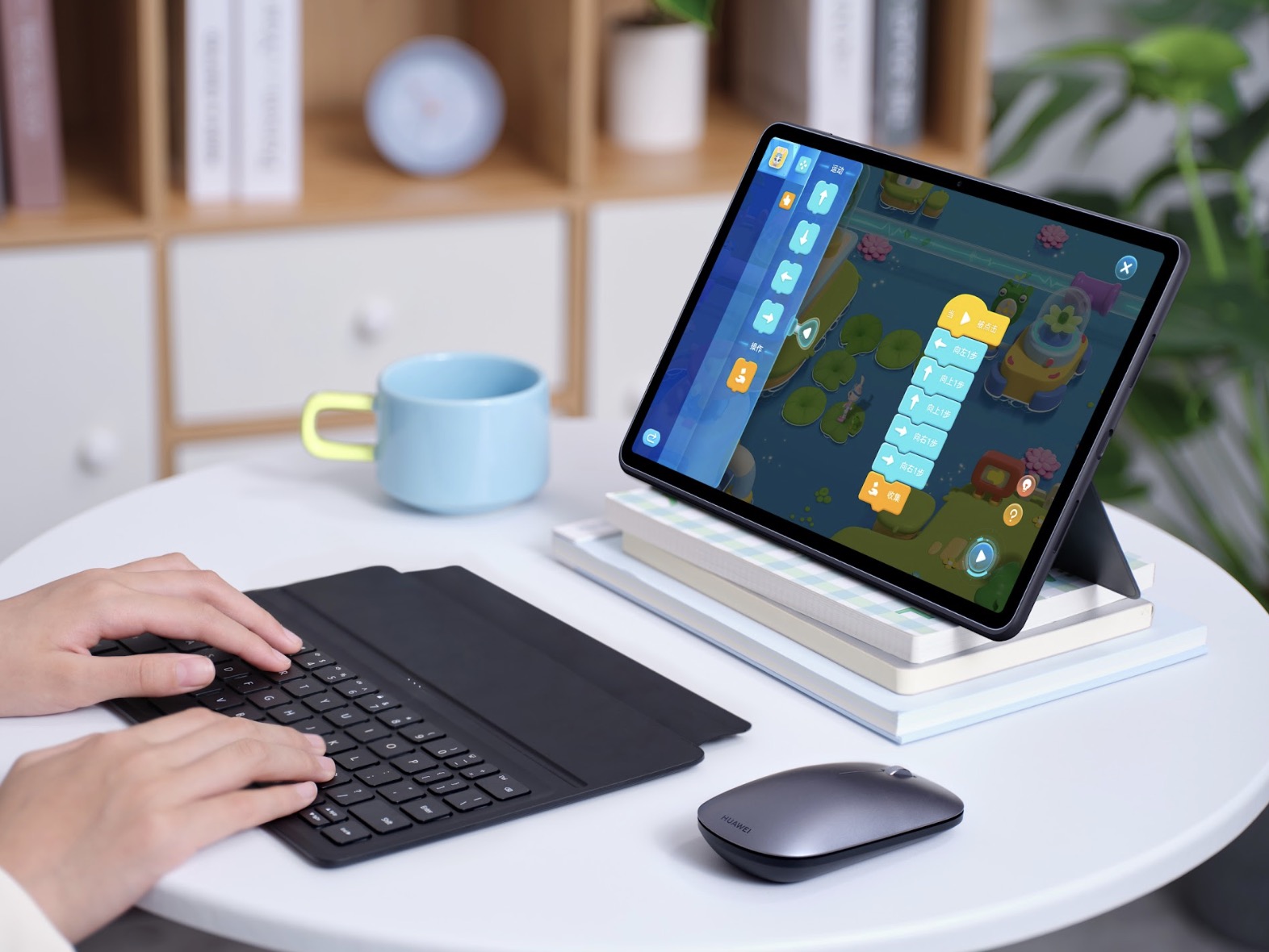 HUAWEI MatePad mới 11.5" hiện được đặt hàng trước tại trang thương mại điện tử chính thức của Huawei với giá 7.490.000 đồng, với ưu đãi gồm bàn phím HUAWEI Smart Keyboard và bút HUAWEI M-Pencil 2.