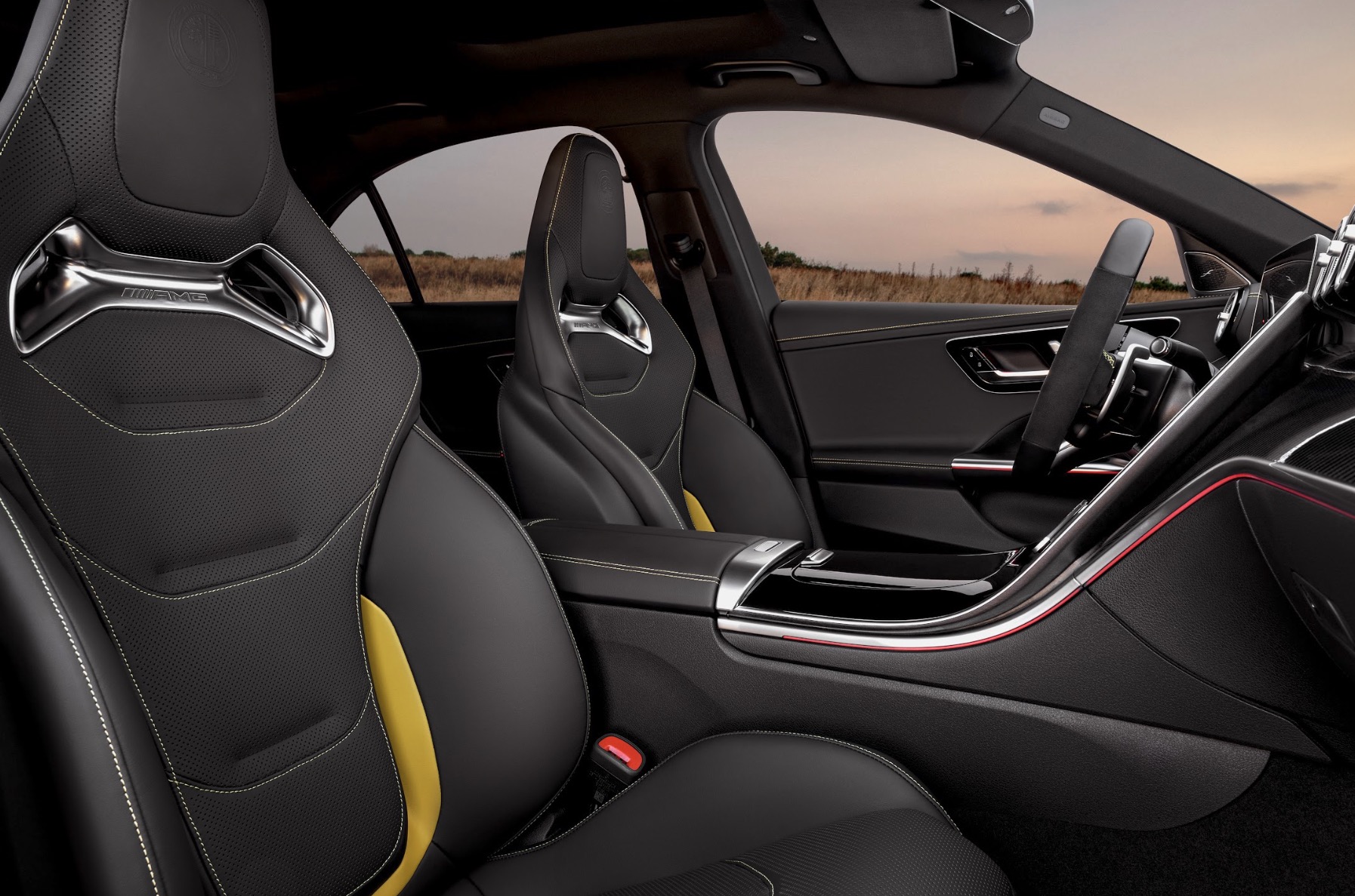 Mercedes-AMG C 63 S E PERFORMANCE có giá 4,9 tỷ đồng tại Việt Nam