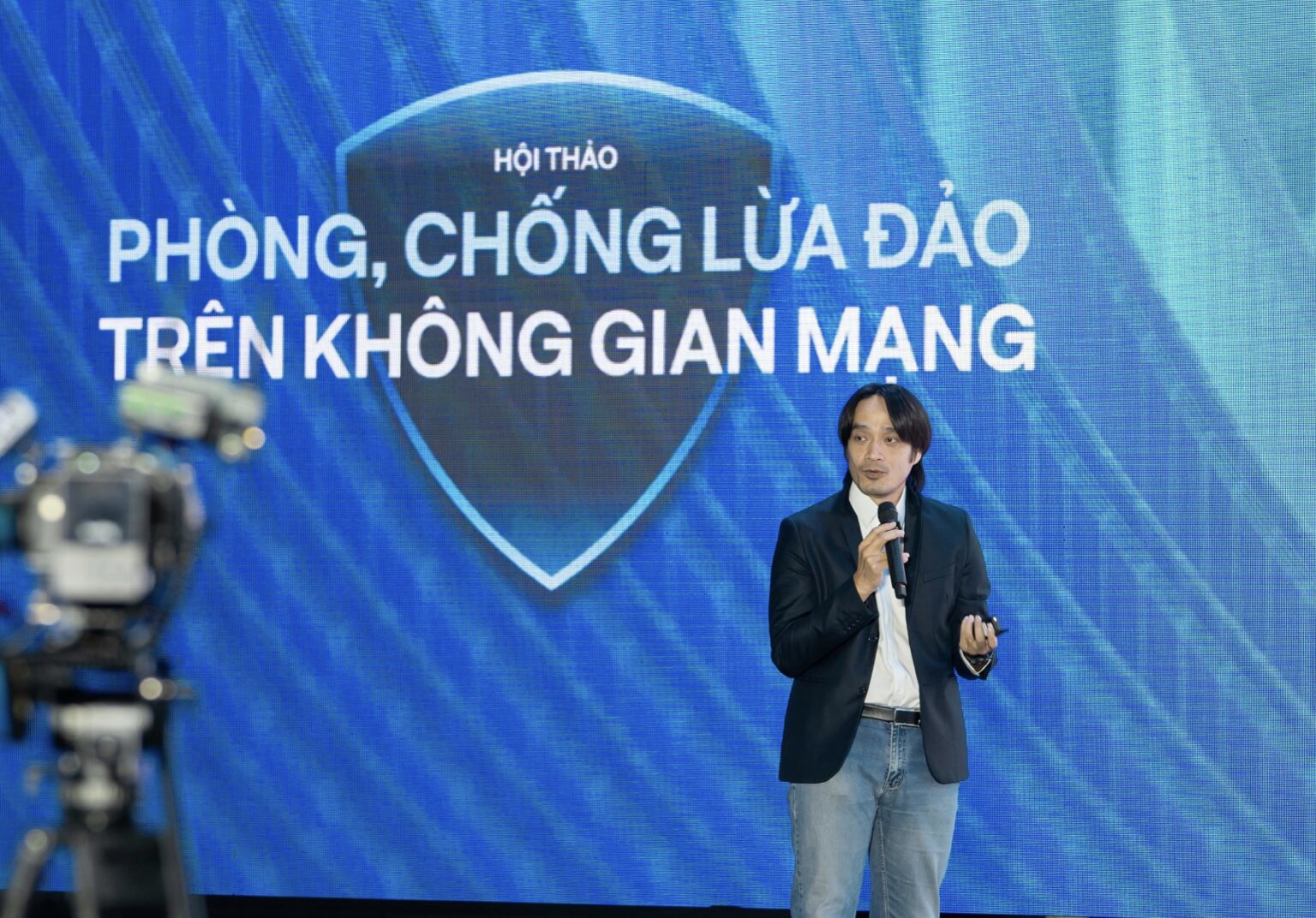 Tại Hà Nội, vào ngày 14 tháng 5 năm 2024, MoMo đã chứng minh cam kết của mình trong việc bảo vệ khách hàng khỏi các mối đe dọa trực tuyến thông qua việc triển khai công nghệ AI.