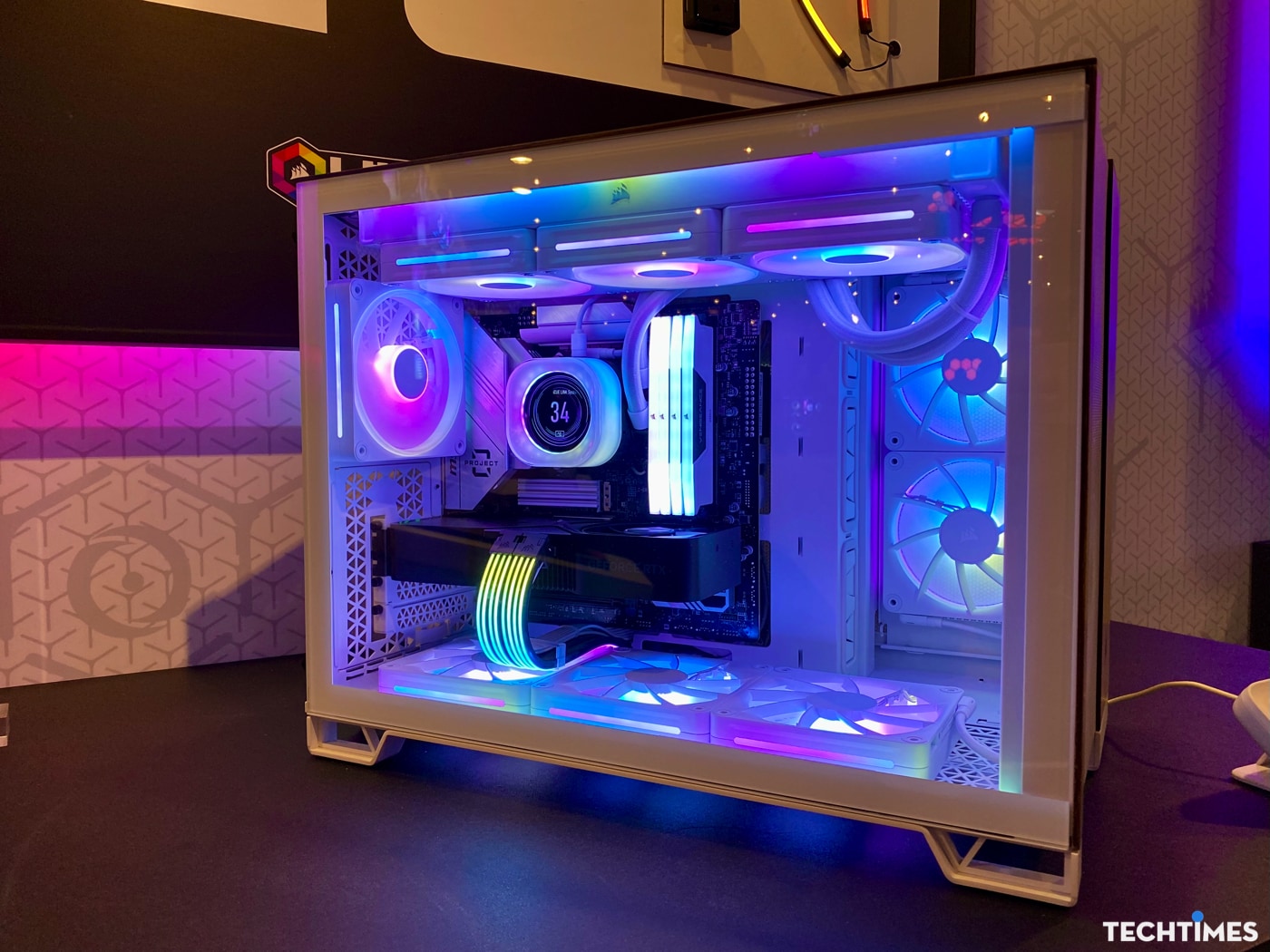 COMPUTEX 2024: Corsair ra mắt case máy tính mới, thiết kế 'ngầu' và kính trong suốt