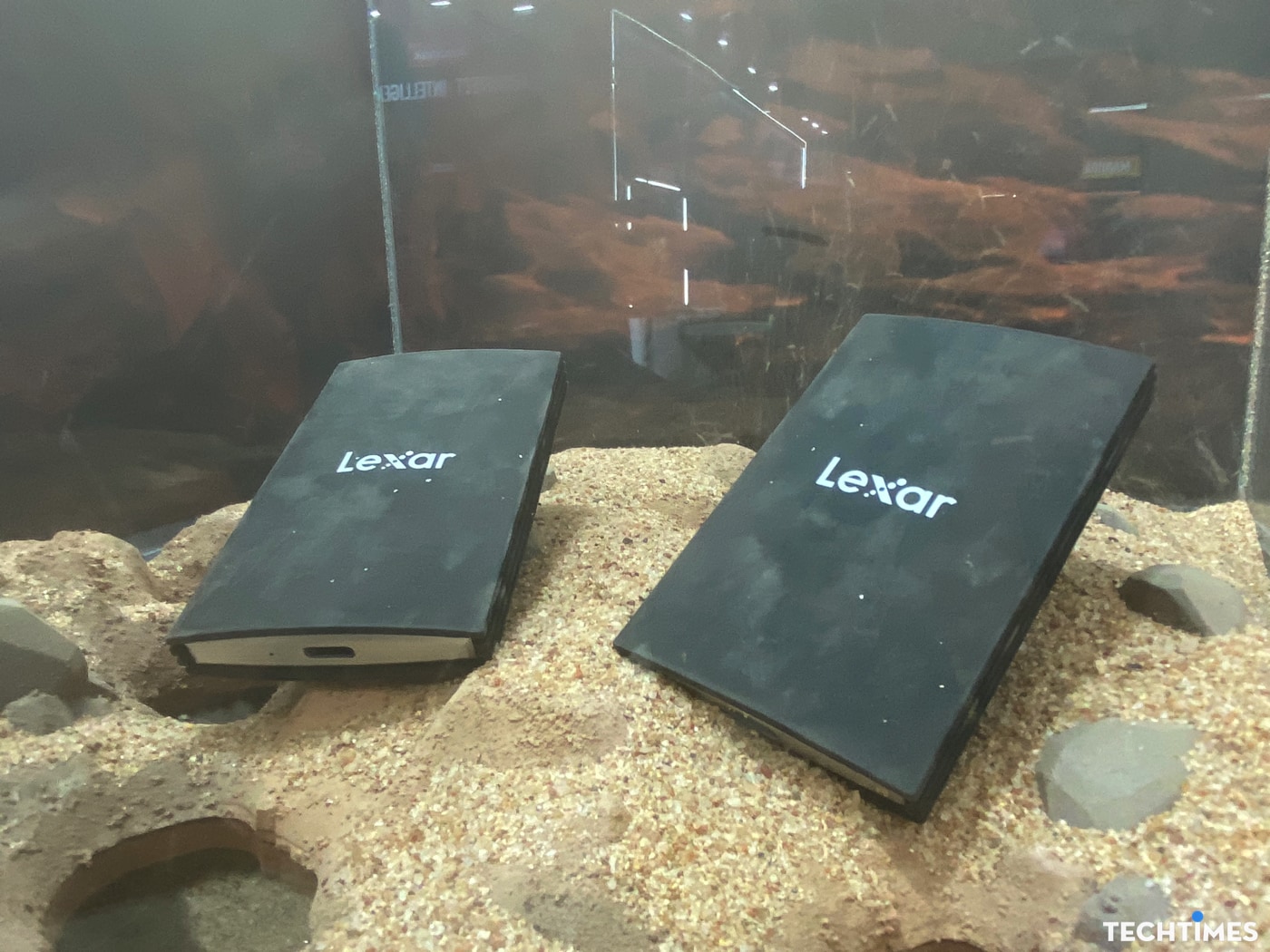 Ổ đĩa di động ARMOR 700 Portable SSD