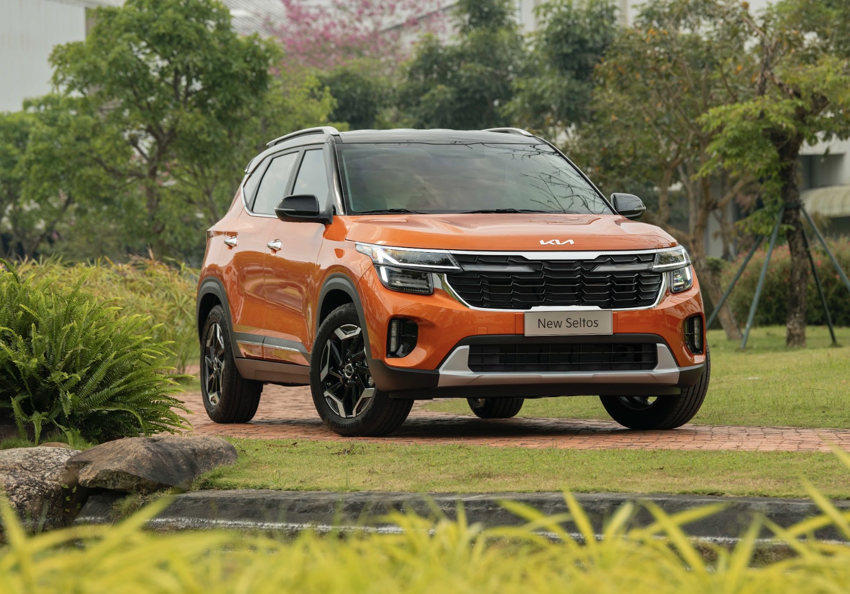 THACO AUTO ra mắt Kia New Sonet và nâng cấp New Seltos