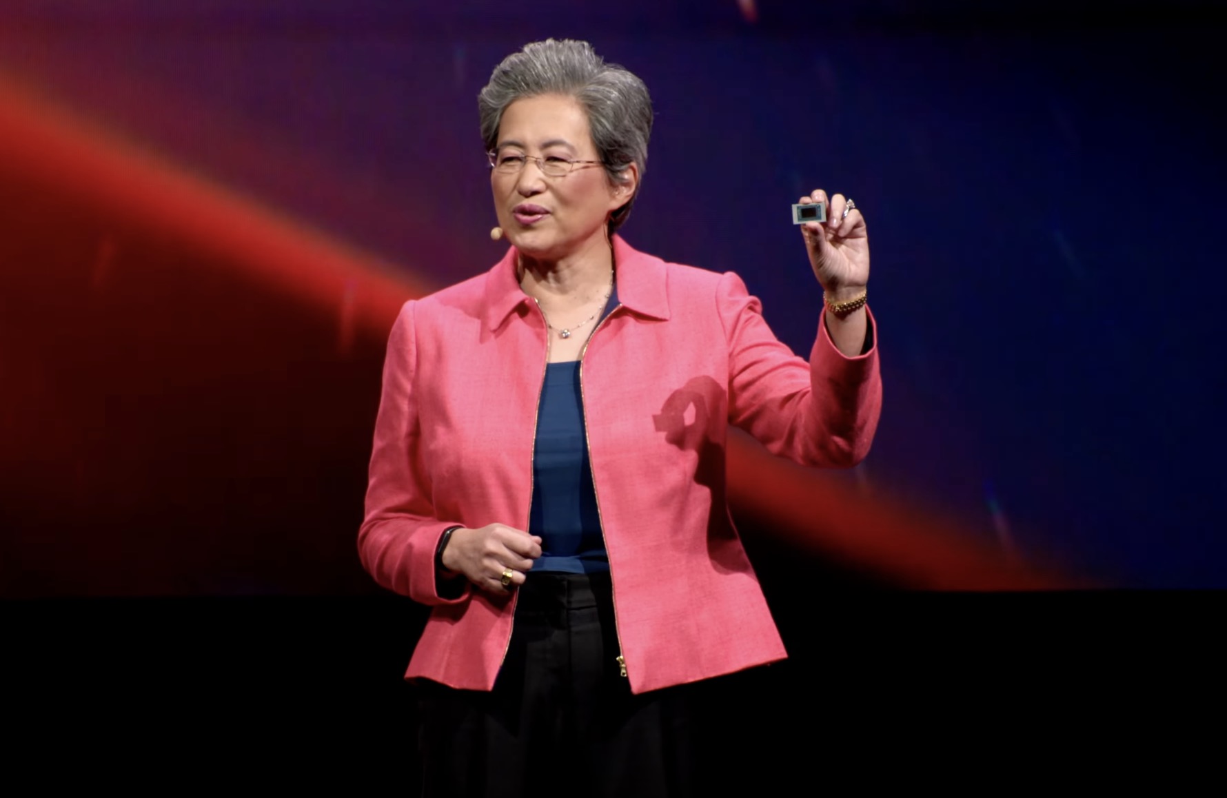 COMPUTEX 2024: AMD ra mắt vi xử lý AI Ryzen AI 300 Series, tên mã Strix Point