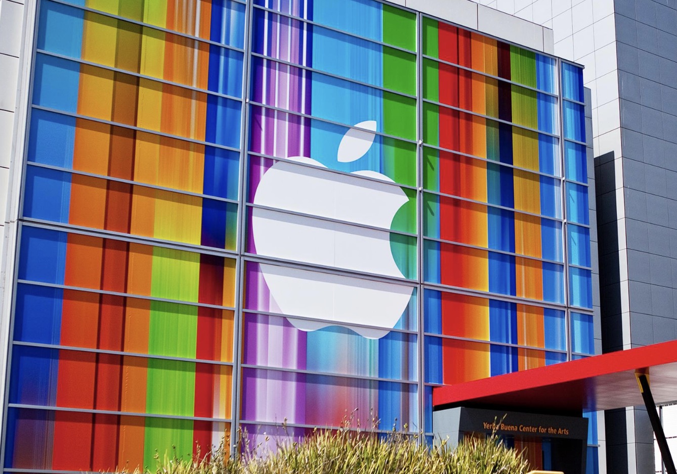 Vốn hóa của Apple vượt mốc 3.000 tỷ USD sau WWDC 2024