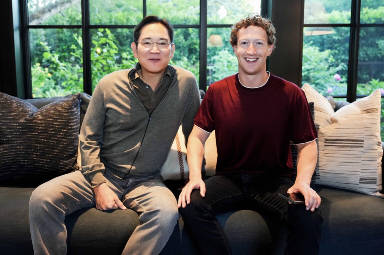Chủ tịch Samsung Lee Jae Yong thăm nhà Mark Zuckerberg Chủ tịch Samsung Lee Jae Yong thăm nhà Mark Zuckerberg